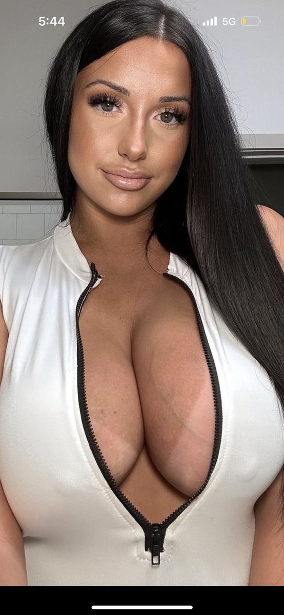 Budd1177's tweet photo. Wank with me #wankchat https://t.co/7r2cM1Lo93