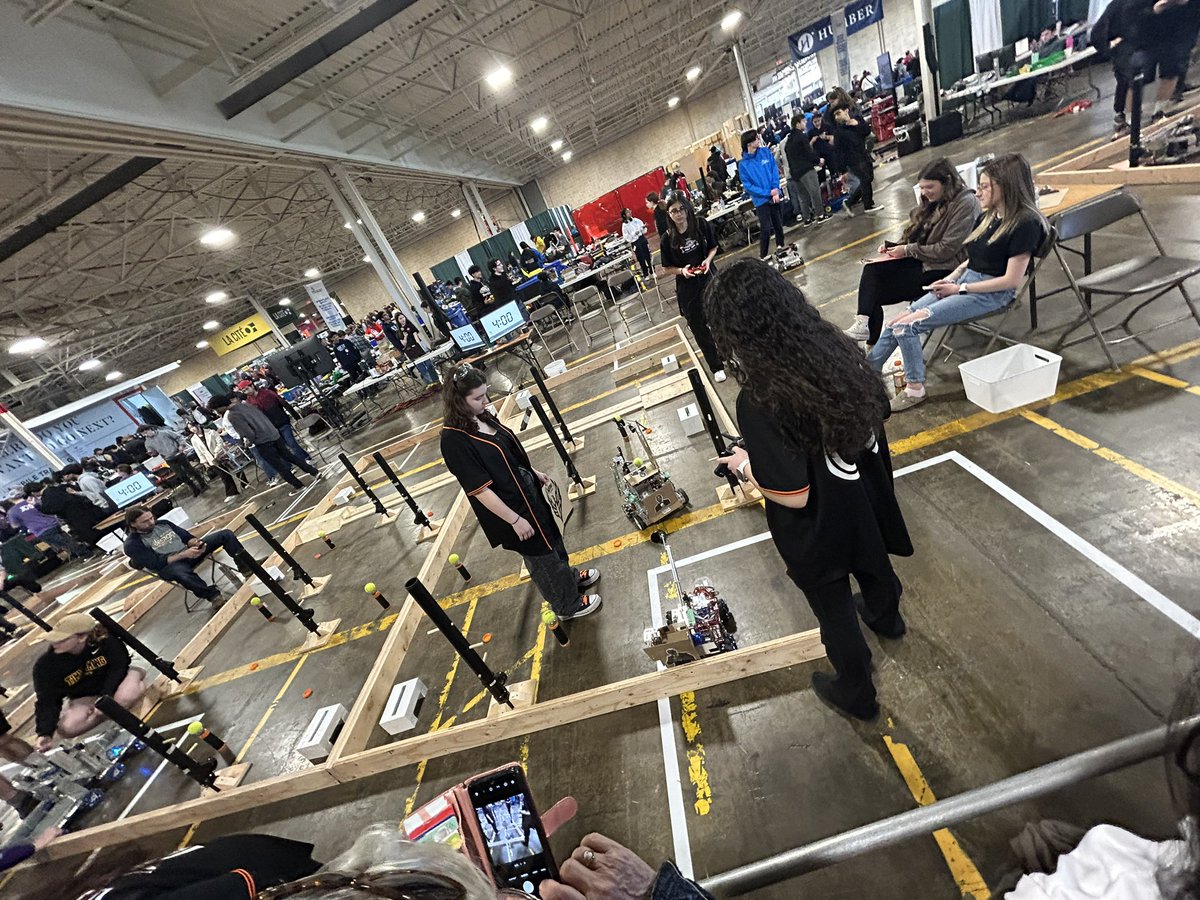 Look at what’s happening in the trades @skillsontario competitions. @TCDSB Students show their talent in a variety of trades!