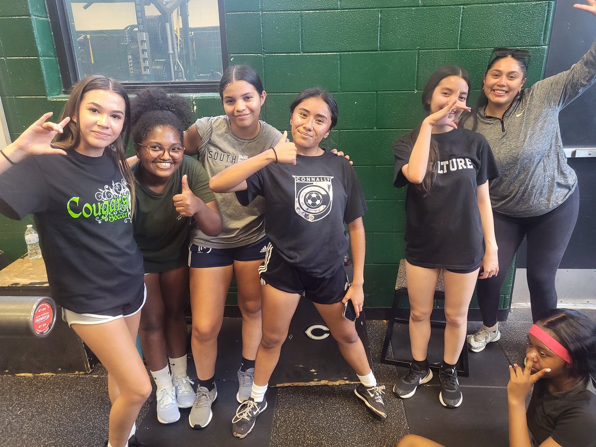 Selfie Scavenger Hunt winners! 🥵💚🏐💚⚽️ @PfISDAthletics @ConnallyGSOC