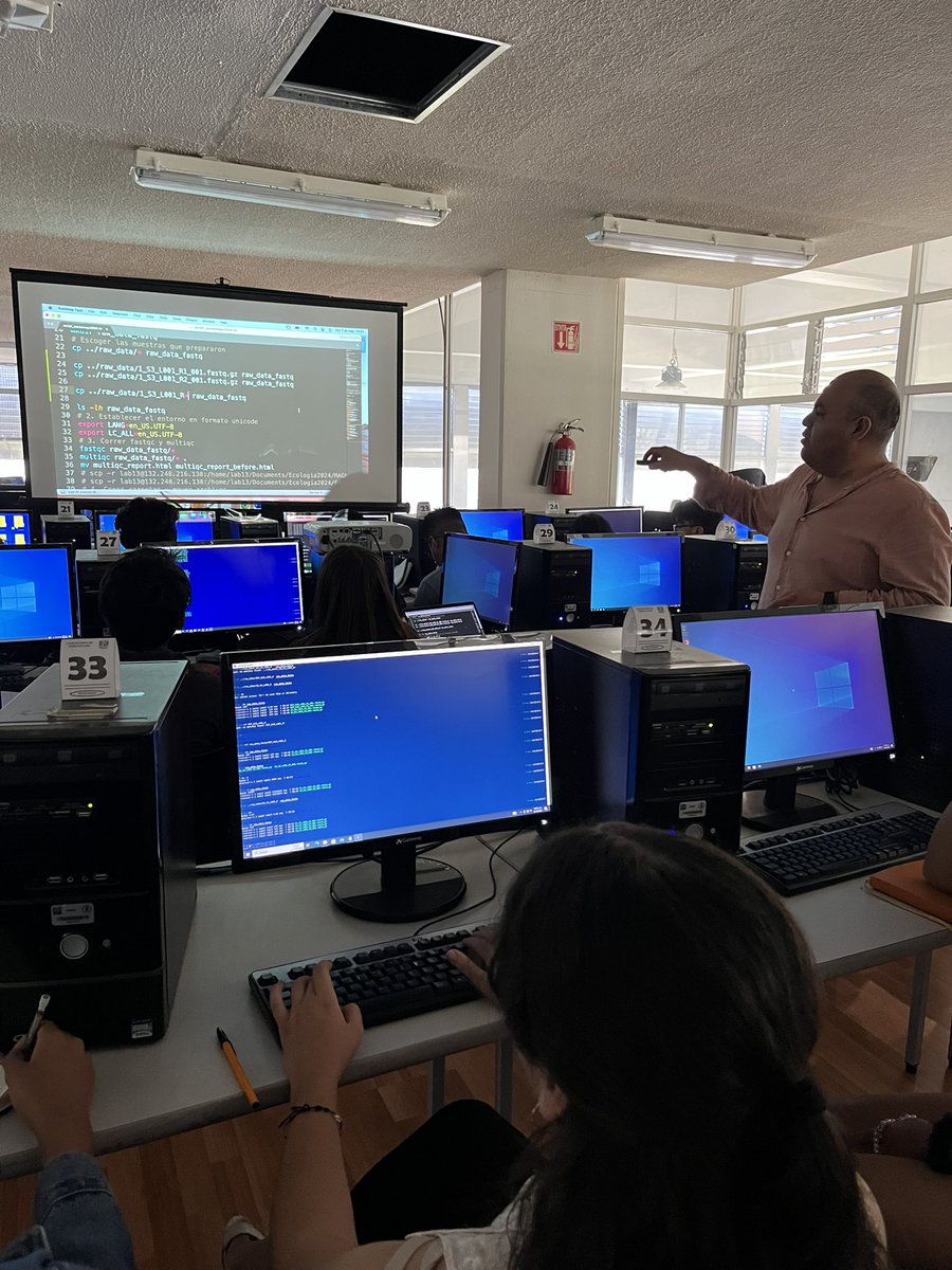 VacomicsLab's tweet photo. Bioinformatics 🤖🧬🖥️ https://t.co/MmMnLR8kPk
