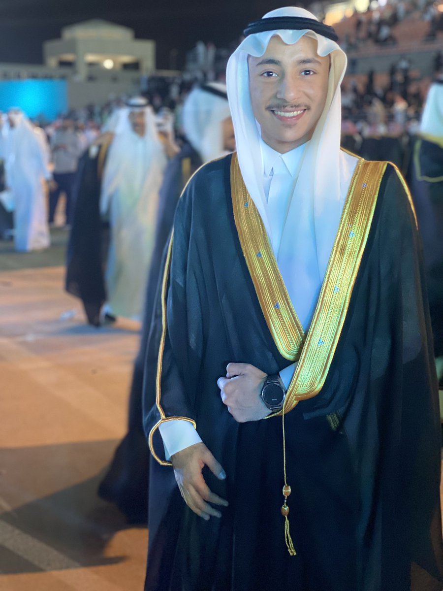 ABDULKARIM_TH's tweet photo. ليس بجهدي واجتهادي وانما بتوفيقك وكرمك وفضلك علي تم ولله الحمد تخرجي من جامعة ام القرى تخصص سياحة و ضيافة 🎓
مهما كتبت من عباراتِ تخرج، فلن أجد أصدق من قوله تعالى:"وَآخِرُ دَعْوَاهُمْ أنِ الحمد للهِ ربِّ الْعَالمِين" https://t.co/zAj0JdGeOt