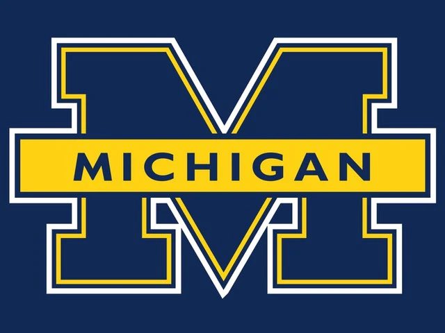 #AGTG Thanks to @JTBrown721 for visiting and I’m blessed to receive an offer from Michigan! 🔵🟡 #GoBlue @CoachJensen3 @rashadbobino44 @DonnieBaggs_