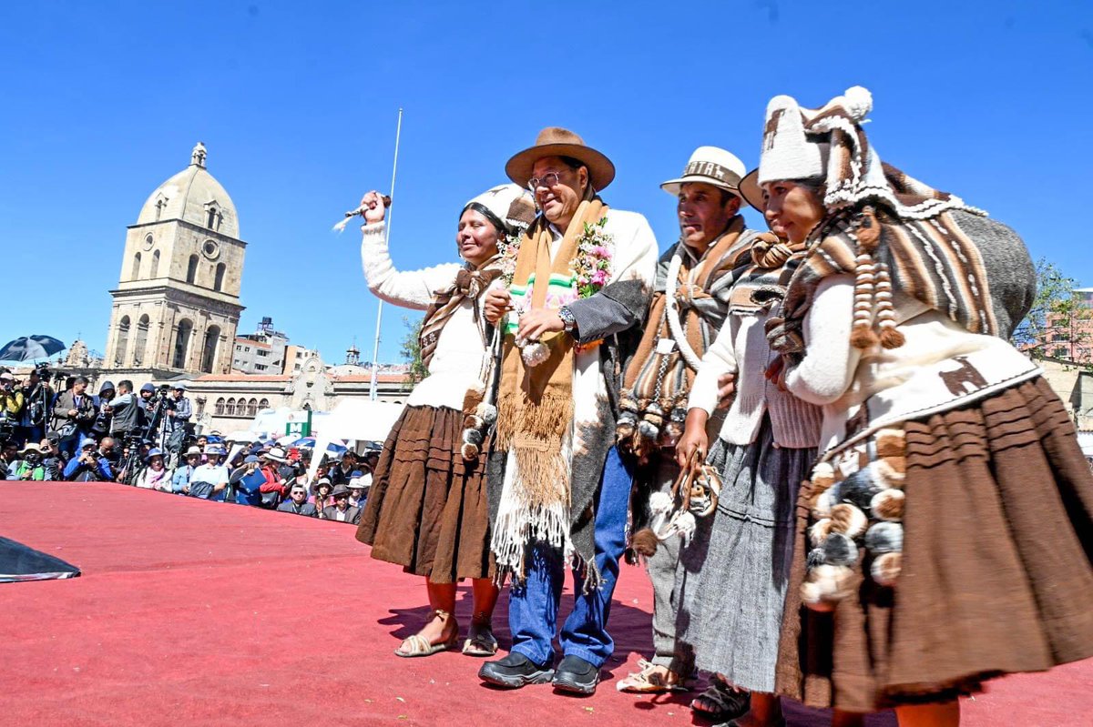 Hoy con mucho entusiasmo lanzamos el Año Internacional de los Camélidos 2024 y asumimos la consigna “Nutriendo la vida, preservando el futuro”, con el principal objetivo de concientizar a #Bolivia y el mundo sobre la importancia de los camélidos en lo económico y resaltar su