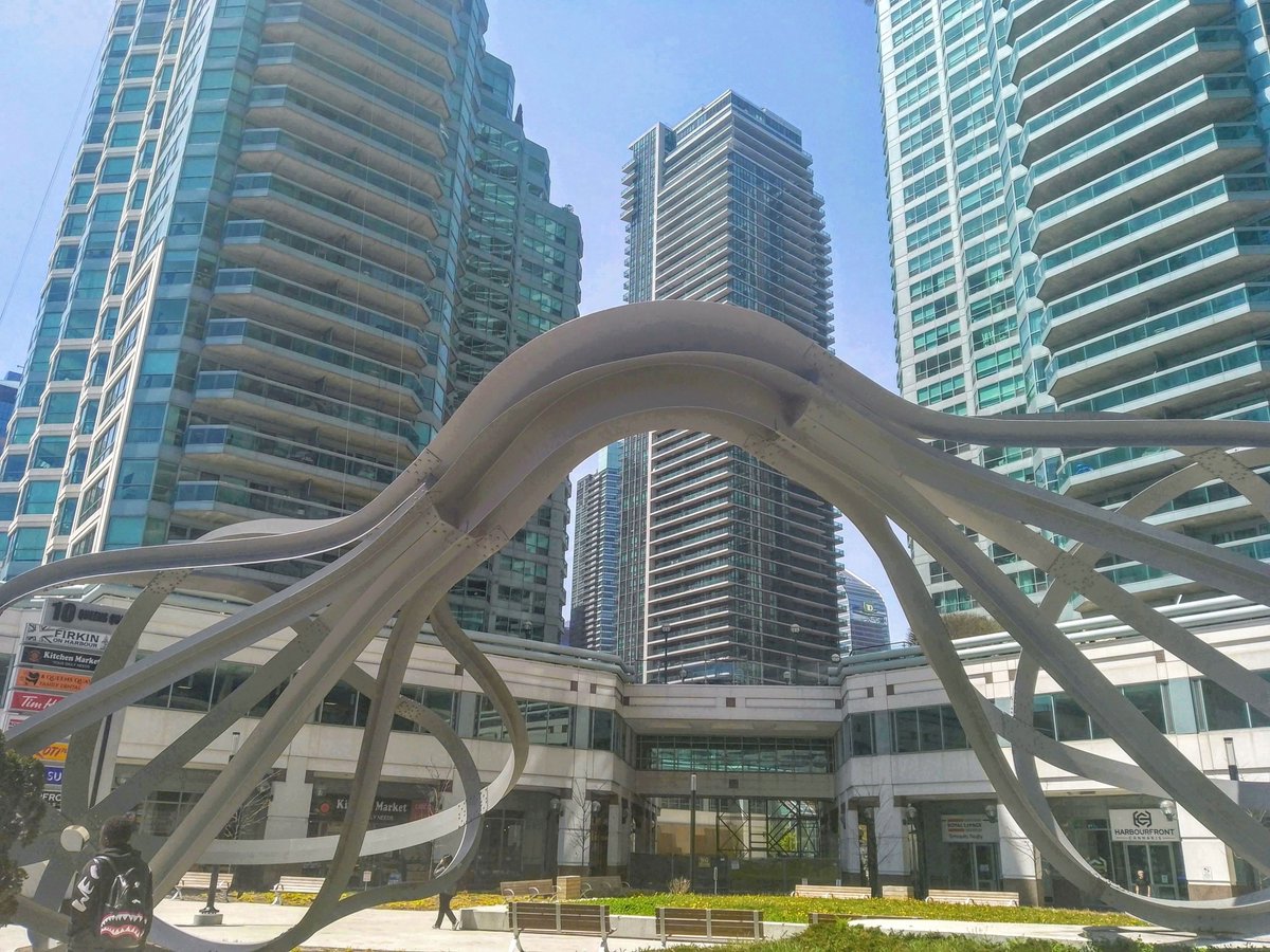 Toronto Outside Art 🖼️👩‍🎨🎨

📸: Queens Quay West 

#art #outsideart #design #photo #architecture #condos #Tuesday #downtown #city #funday #like #photooftheday  #photogragher