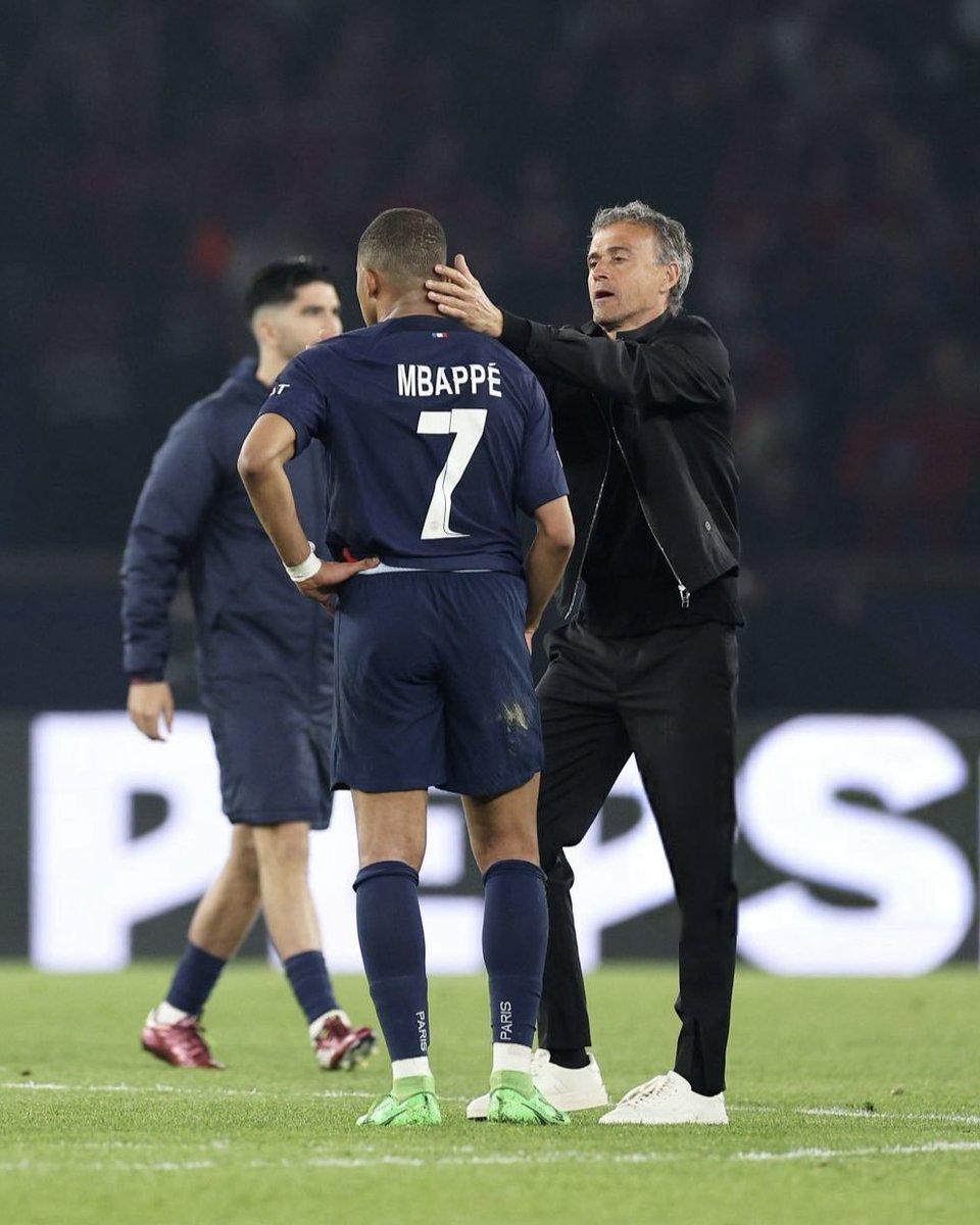 Kylian Mbappé did not have a big impact tonight. Did he disappoint you vs. Dortmund? Luis Enrique: “I am the only one responsible for this elimination since I am the coach. I take responsibility for those two matches. It would be sad to single out one player.” 🗣️ @lequipe