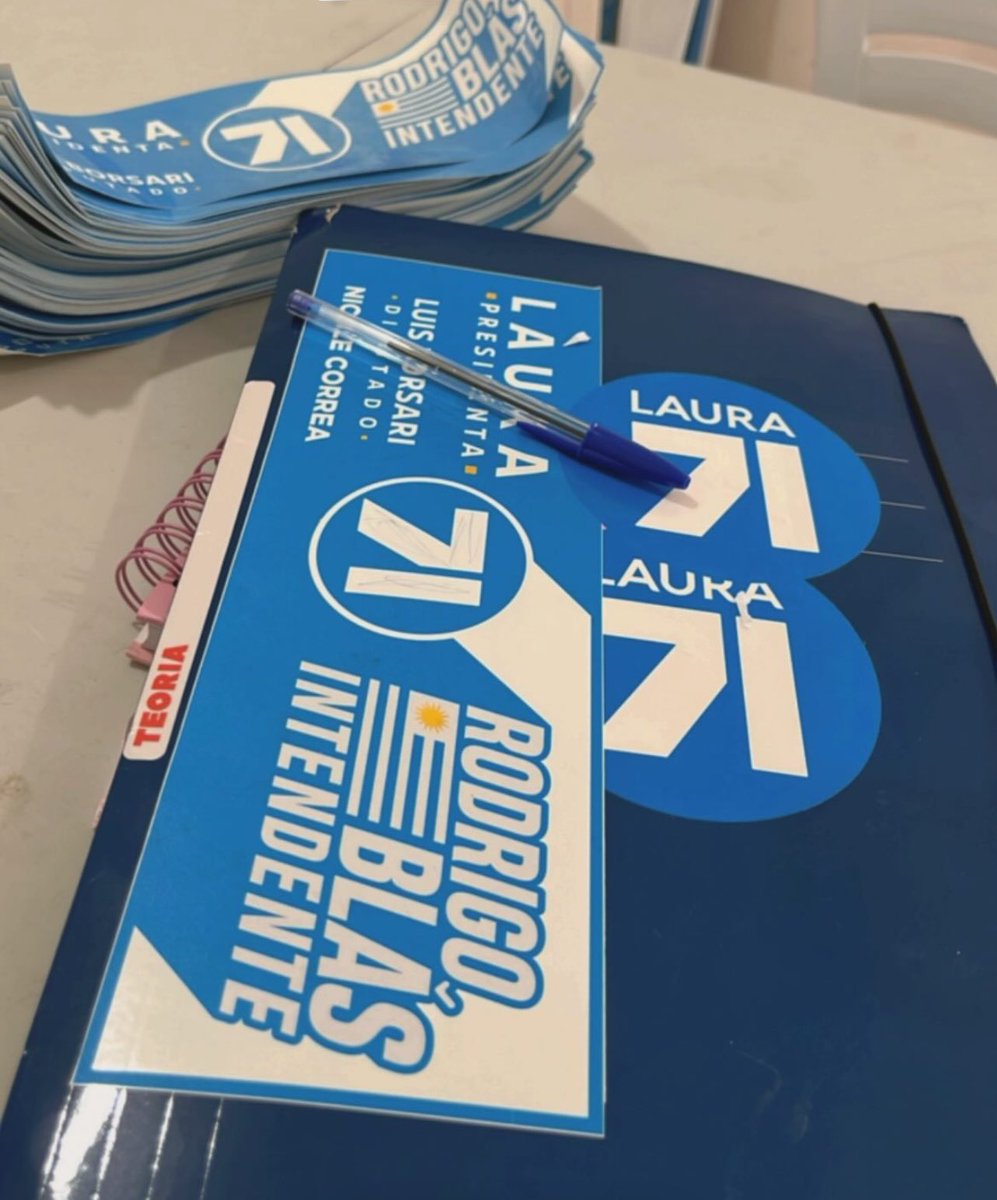 BorsariLuis's tweet photo. ¿Ya viniste al comité a buscar uno de estos? Mira que hay muchos nuevos compañeros/as que se suman a la #Lista71 #Maldonado junto a #RodrigoBlas #Intendente y a #LuisBorsariDiputado. ¡No te quedes sin el tuyo!
Rafael Pérez del Puerto esq. Dodera en Maldonado.
#Lista71Maldonado. https://t.co/4R0ZQE2DVn