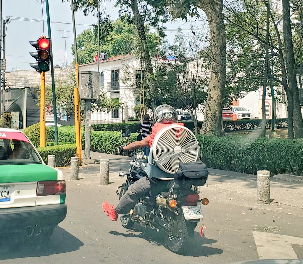 Por si no conocían las motos con clima en #Xalapa #Veracruz #calor altas temperaturas ☀️🔥@vialidadxalapa @Taxi_Xalapa @Pechmed