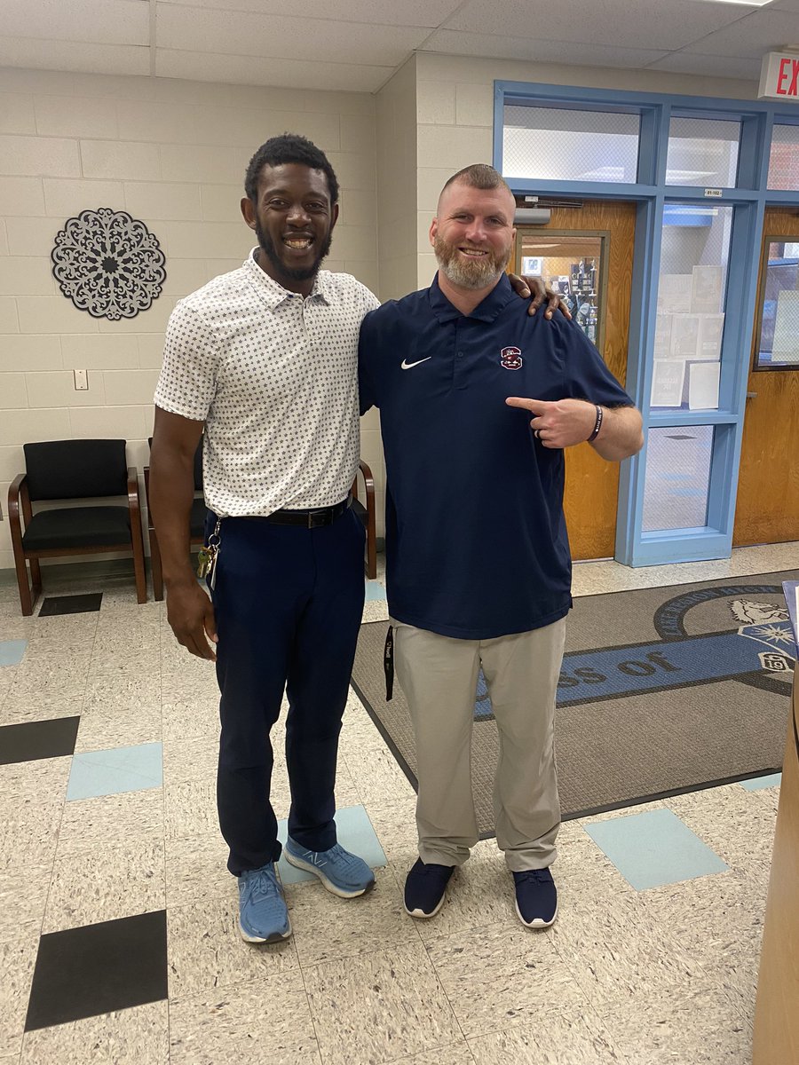 We want to thank @CoachJOdaffer for stopping by today to check out our student-athletes! #GoThunder #GoBulldogs