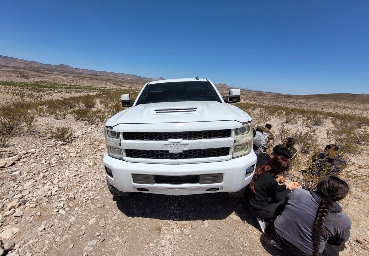 Las Cruces Anti-Smuggling Unit agents & Air and Marine Operations thwarted a smuggling attempt of 22 migrants,  plus the driver, trying to evade the USBP checkpoint. The driver will face criminal charges.