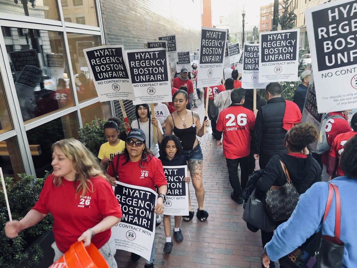 Great picket with Hyatt Regency Boston workers today. ⁦@UNITEHERE26⁩ has your back!