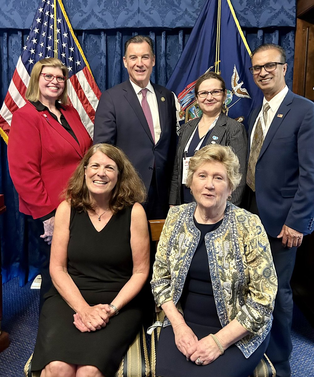 It’s always good to see my friends from @LIRealtors, who were in Washington this week, advocating for laws and regulations that strengthen the real estate industry while promoting private property rights and homeownership.