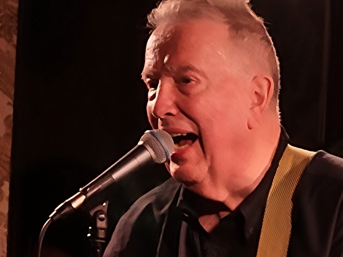 Tom Robinson channelled his inner Frankie Howerd in a hugely involving show tonight at the Workman's Cellar. Songs old & new, accompanied by a narrative stark in its candor & humour.
A class act. 
Thoughtful support set by The Wood Burning Savages .
@WorkmansDublin