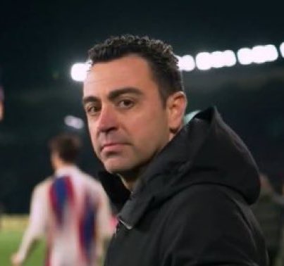 La temporada del Barça este 2023/2024: - Los jugadores con diarrea en pretemporada (perdimos dinero por no jugar contra la Juventus). - Dembélé hace la rateada padre y se va al PSG. - Las cámaras confunden a Xavi con su hermano y a Trossard con Kessié. - Gavi se lesiona y se