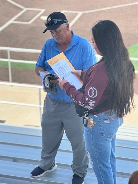 Another huge announcement, today, Krisilyn Corral, was notified that she was selected as the El Paso Fastpitch Softball Hall of Fame, 1-6A, 2024 Outstanding Player of the Year!!! You go, girl!!! Way to rep Socorro!!! Thanks to M. Kennedy. @Socorro_HS1 @RLara01_SHS @Coach_E_Cano
