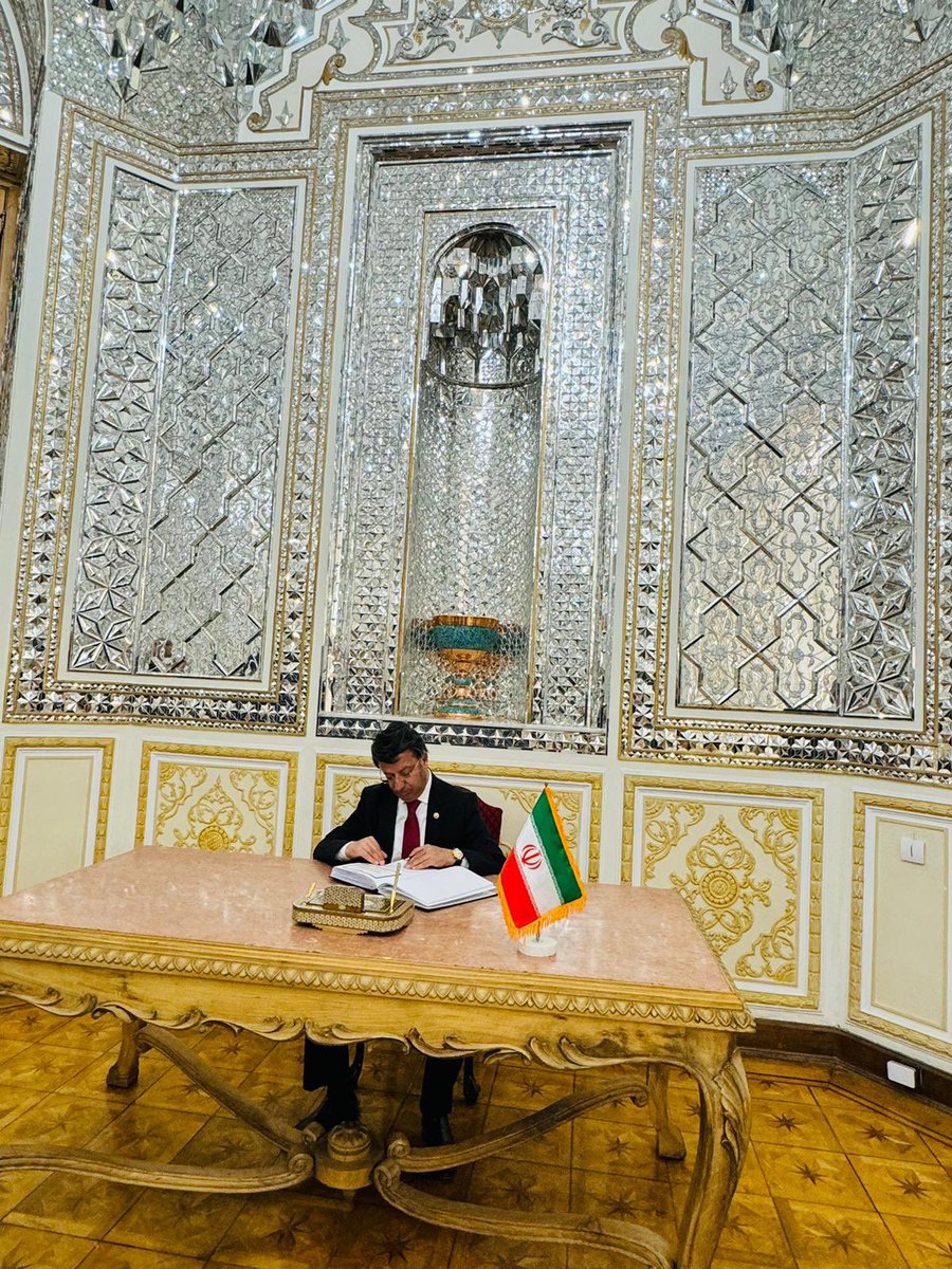 📍İRAN Türkiye-İran Parlamentolar Arası Dostluk Grubu İran İslami Şura Meclisi yetkilileri ile görüşmek üzere Tahran'dayız. Türkiye-İran Parlamentolararası Dostluk Grubu Başkanı olarak heyetimiz ile birlikte İran İslami Danışma Meclisi Dostluk Grubu Başkanı Adel Necefzade