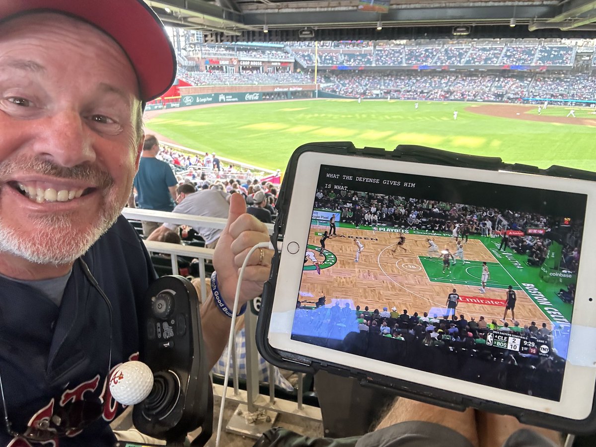 Go ⁦@celtics⁩ go ⁦@RedSox⁩ multi tasking in the ATL thanks to ⁦@KylerAubrey9⁩