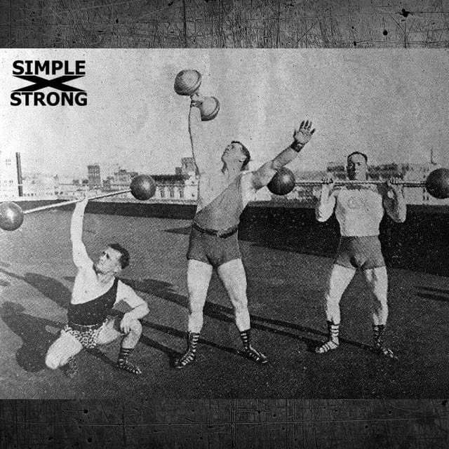 Example of some old-school lifts:

- one arm barbell snatch (love the receiving position!)
- one arm dumbbell press
- two arms barbell clean, ready to press/push press/jerk. 

#simplexstrong #strongfirst #bestrongfirst