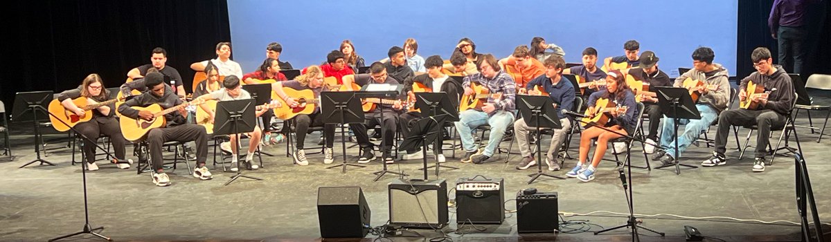 Guitar Recital Impressed all the songs that Guitar students learned how to play in just 1 year & performed beautifully at Guitar Recital! Shoutout to teacher KEVIN CARROLL & students! @RMHSMUSTANGS @RMHSOrchestras @d214finearts @RMFineArts @RMMusicBoosters