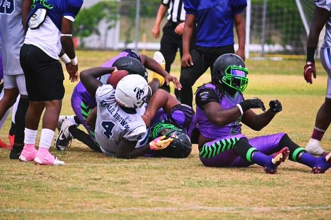 Casually sitting there like bus driver taking kids home while I fight happens on the back of the bus<a href="/tag/football"class="tags"><span>#football</span></a><a href="/tag/23approved"class="tags"><span>#23approved</span></a><a href="/tag/thaheadofthademon"class="tags"><span>#thaheadofthademon</span></a><a href="/tag/you"class="tags"><span>#you</span></a>