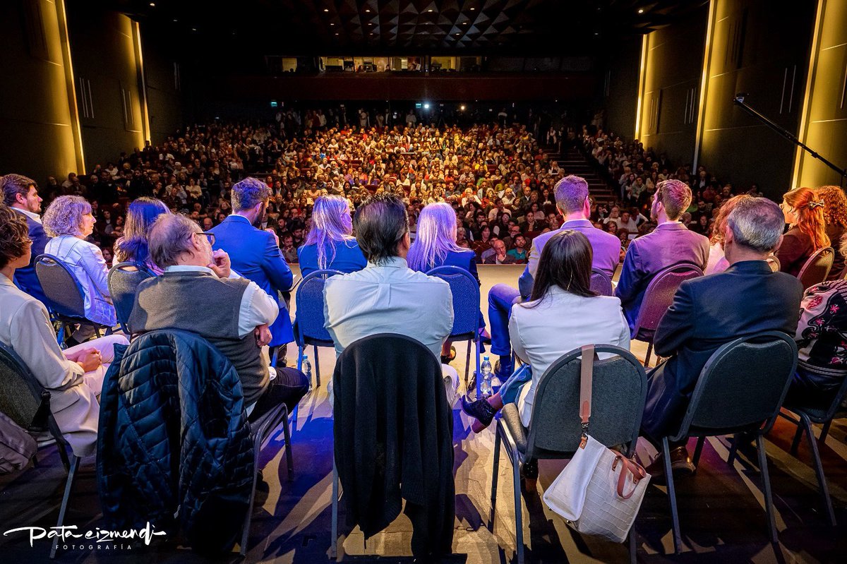 Presentación del Plan de
Acciones Inmediatas en
Seguridad (Plan PAIS)

@CosseCarolina 

@teatroelgalpon 

#fotografoslatam #people_infinity_ #fotoperiodismo #exploretheworld #great_capture_people #worldpressphoto 
#fotoperiodismouruguay #photooftheday #bnwphotography