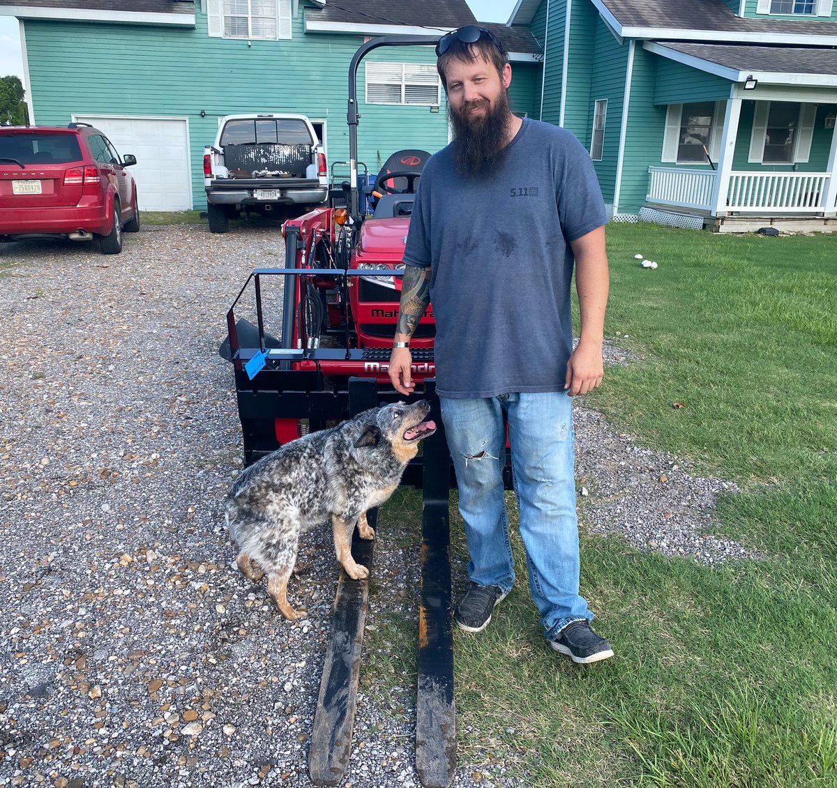 Congratulations to Mr. Rogers from #Sealy, #Texas on his purchase of the @Mahindra_USA #Max 26XLT HST with mid mount #mower, #posthole digger with 12” #auger bit and #palletforks, served by #Henry!
.
.
.
.
We sincerely appreciate your #business! #Thankyou!