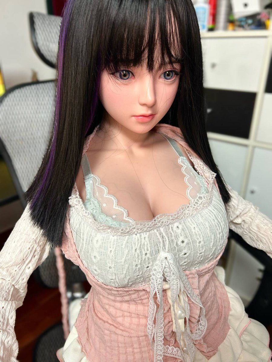 You are not looking at me, right?
#Bezlya #sexdoll #lovedoll #realdoll #人形 #等身大ドール #sextoy #人形写真 #ラブ人形 #セックス人形 #sexy #waifu