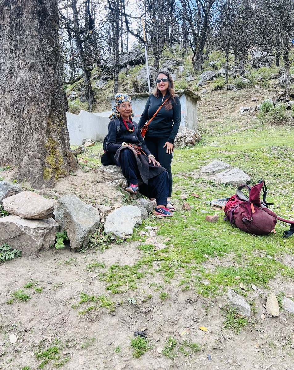 sonalgoelias's tweet image. Sankari to Kasala Village to the camp site : Bada Thaach 

The warmth , smiles and delightful conversations in #Garhwali with all of them kept us going 👏🏻

#TrekDiaries 💕
#Kasala #BadaThaach
#Uttarkashi 🏔️