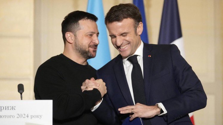 Resistance_SM's tweet photo. Le Président Xi Jinping s’oppose à l’utilisation de la crise Ukrainienne pour jeter la responsabilité sur les autres et salir un pays tier pour déclencher une nouvelle guerre froide suite aux critiques occidentales entre la Chine 🇨🇳 et la Russie🇷🇺
#Paix🇫🇷🇷🇺 #FrancoRusse
l’Ukraine ne fait partie ni de l’OTAN et ni de l’UE il n’y a même plus à débattre
#Paix🇫🇷🇷🇺 #FrancoRusse
iL n’y aura jamais de 3 ème guerre mondiale l’Américain d’E.Macron tatoue le dans ta tête de soumis à l’UE l’OTAN USA la majorité du peuple Français en a marre de toi prend tes valises avec bonbonne et barre toi loin de France la honte la misère la chute de notre France 🇫🇷Toi seul en est le responsable tu exécutes les ordres tu aimes ça être tyrannique et démoniaque avec les Français alors le mondialiste de pacotille 7 ans de malheurs basta tu ne finiras pas ton mandat c’est une certitude assez de sang 🩸 💉dans tes mains
#Paix🇫🇷🇷🇺 #FrancoRusse
Le Président Russe Vladimir Poutine veut la paix E.Macron et ses amis veulent la guerre pensant dominer la planète ordre de l’OTAN l’UE USA alors ils rejettent la faute sur la Chine sur la Russie les deux plus grande puissance au monde et alliés en un clic l’Europe serait rayée de la carte un point insignifiant sur la carte
#Paix🇫🇷🇷🇺 #FrancoRusse
E.Macron dit ne pas être en guerre avec la Russie il se comporte seul comme cobelligérant avec son ami Volodymyr Zelensky entre junky ils ne peuvent que adhérer sans se soucier des souffrances de leur propre peuple même a les tuer sciemment pour une idéologie satanique
#Paix🇫🇷🇷🇺 #FrancoRusse
La majorité du peuple Français prône la paix stopper les aides financières et matériels de guerre les Russes sont nos alliés et amis de la France nos échanges commerciaux rompus la France sombre et le peuple avec
#Paix🇫🇷🇷🇺 #FrancoRusse
Le Président Russe Vladimir Poutine ne va pas se plier à la demande d’E.Macron pour une trêve des JO 2024 alors que les sportifs Russes ne sont pas invités aux jeux olympiques avec son drapeau national
Le traitre de Macron qui bafoue le droit de l’homme et la constitution Française dit ne pas être en guerre contre la Russie mais comment cet imposteur ce scélérat peut-il encore être sur le trône de France il doit partir de gré ou de force avant 2027