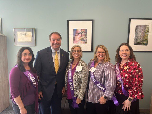 Thank you @Damon_Connolly for our meeting today during California Alz Advocacy day! We ask for SB 639, AB 2680 & 2689 to help those living with Alz and other Dementias and their families and caregivers. Let’s #ENDALZ