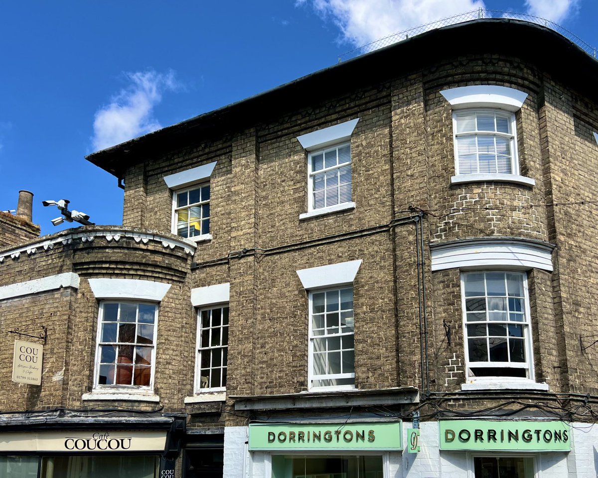 #WindowsOnWednesday the curved windows of Hill street #SaffronWalden