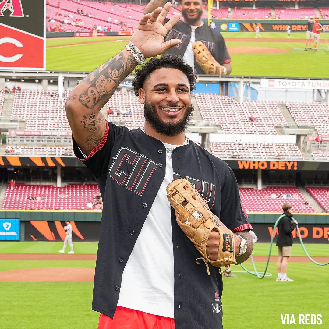 Bengals's tweet photo. .@GenoStone22 is officially a Cincinnatian ⚾️ https://t.co/7TzSONfvnG