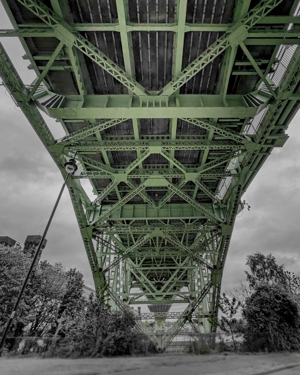 Underneath. Runcorn Bridge underside 04.05.24
#photographer #PhotographyIsArt #urban #landscape