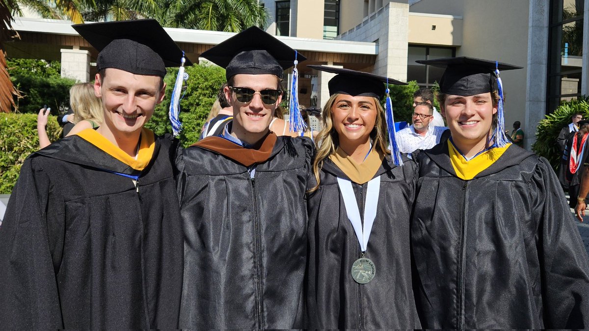 Congrats to our players, managers, and broadcasters who graduated today! #WeAreLynn #LynnKicksIce #TurnTheTassel