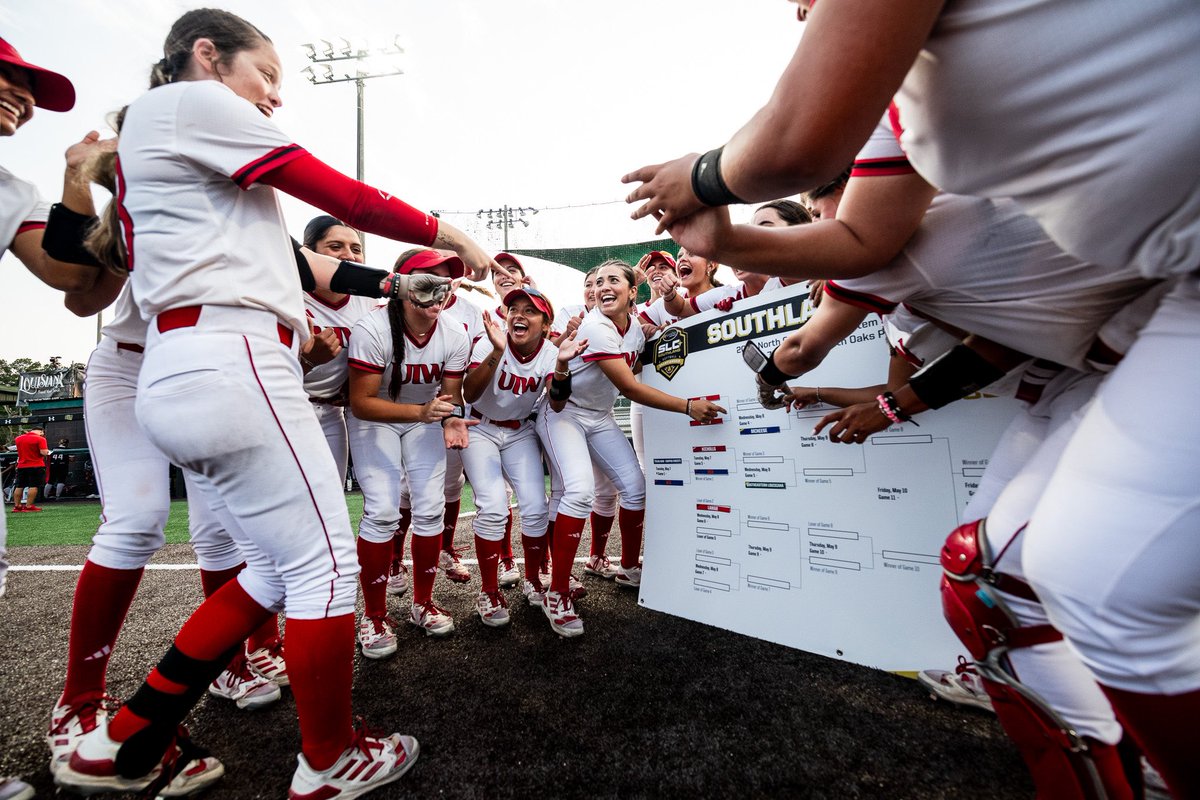 SouthlandSports's tweet image. 𝙏𝙝𝙚 𝙛𝙞𝙣𝙖𝙡 𝙬𝙤𝙧𝙙

UIW advances in the winners bracket after beating Lamar 5-4.

#EarnedEveryDay