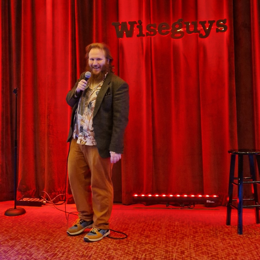 So this happened. I flew to America, and did my first stand-up gig in the USA at #wiseguys, where I told jokes about polygamy and mormons, to a crowd that was at least 50% mormon. And they loved it. #comedy