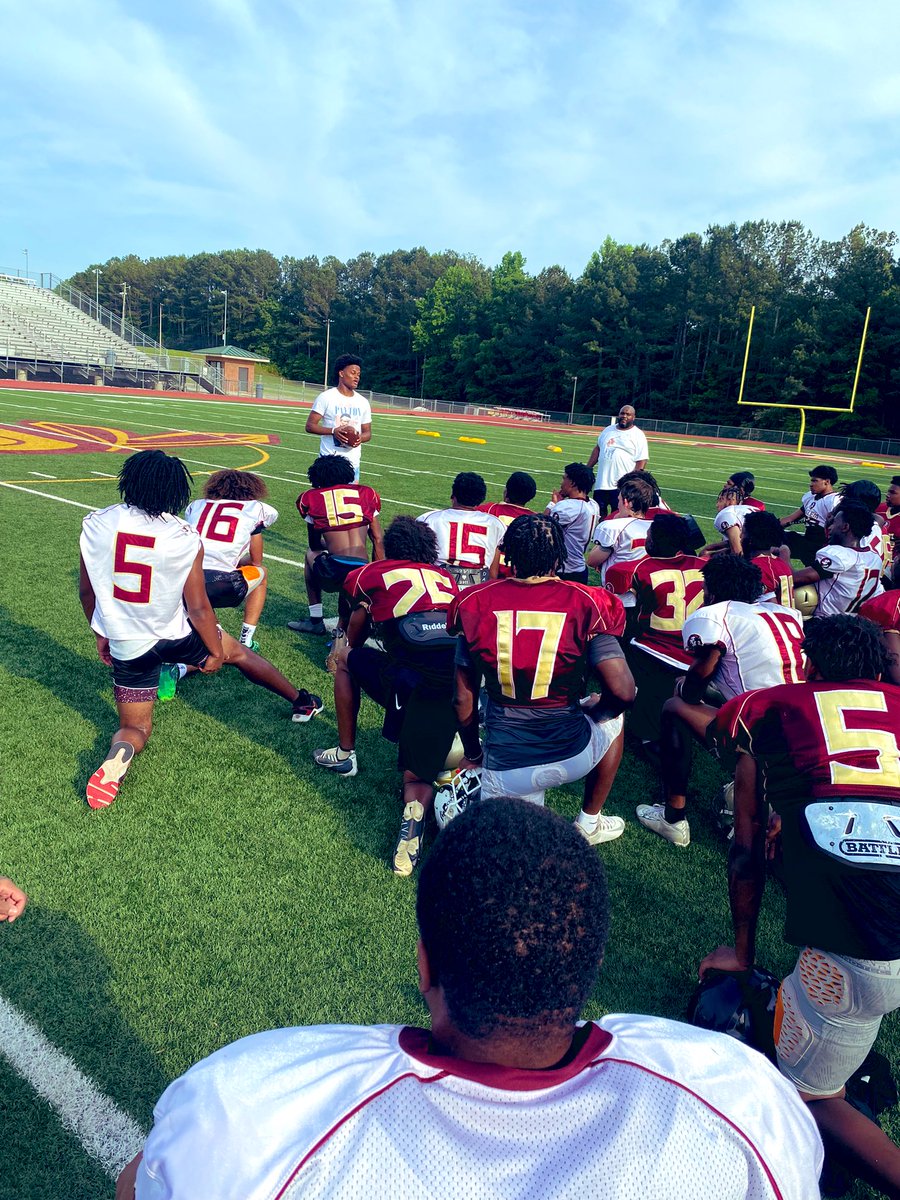 Thank you to RCHS & @RCPS_AD Graduate @JeremiahHunt_ for stopping by today with some words of wisdom! Jeremiah recently became a member of the Collegiate 100 QS Chapter at AAMU . Continue proving its bigger than ball and Bigger than 138! #RCPSGoodNews @RockdaleSchools