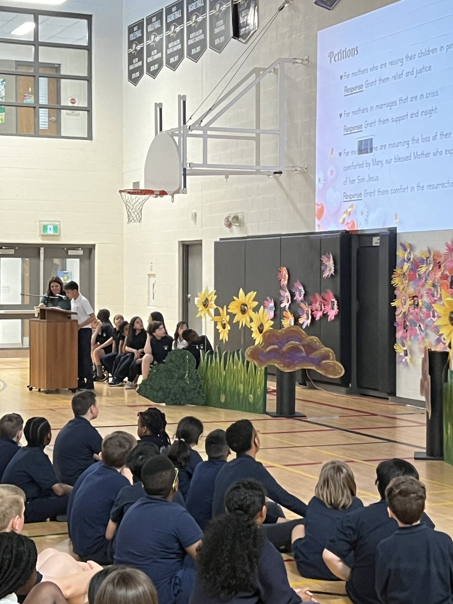 Sending a heartfelt thank you to all the families who joined us today for our Mother's Day liturgy during Catholic Education Week. Your presence truly made this special, and your support means everything to us. #CEW2024 @StBeneHCDSB