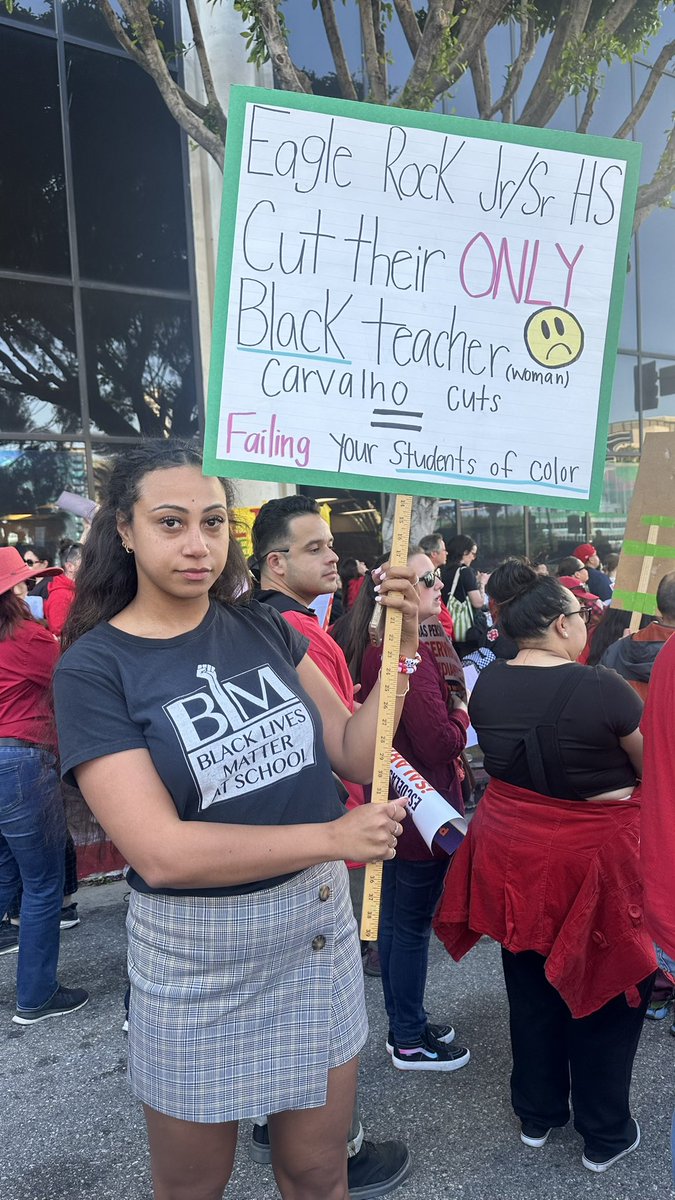 Marcela_Chagoya's tweet photo. @LAUSDSup and @LASchools while you are sitting comfy on your offices… reality is just feet away from you all! This @UTLAnow educator feels it! @LAUSDSup u make $440k per year.. and take away from our students!? CUTS HURT OUR KIDS! Stop the cuts! https://t.co/lPEs6FSTAW