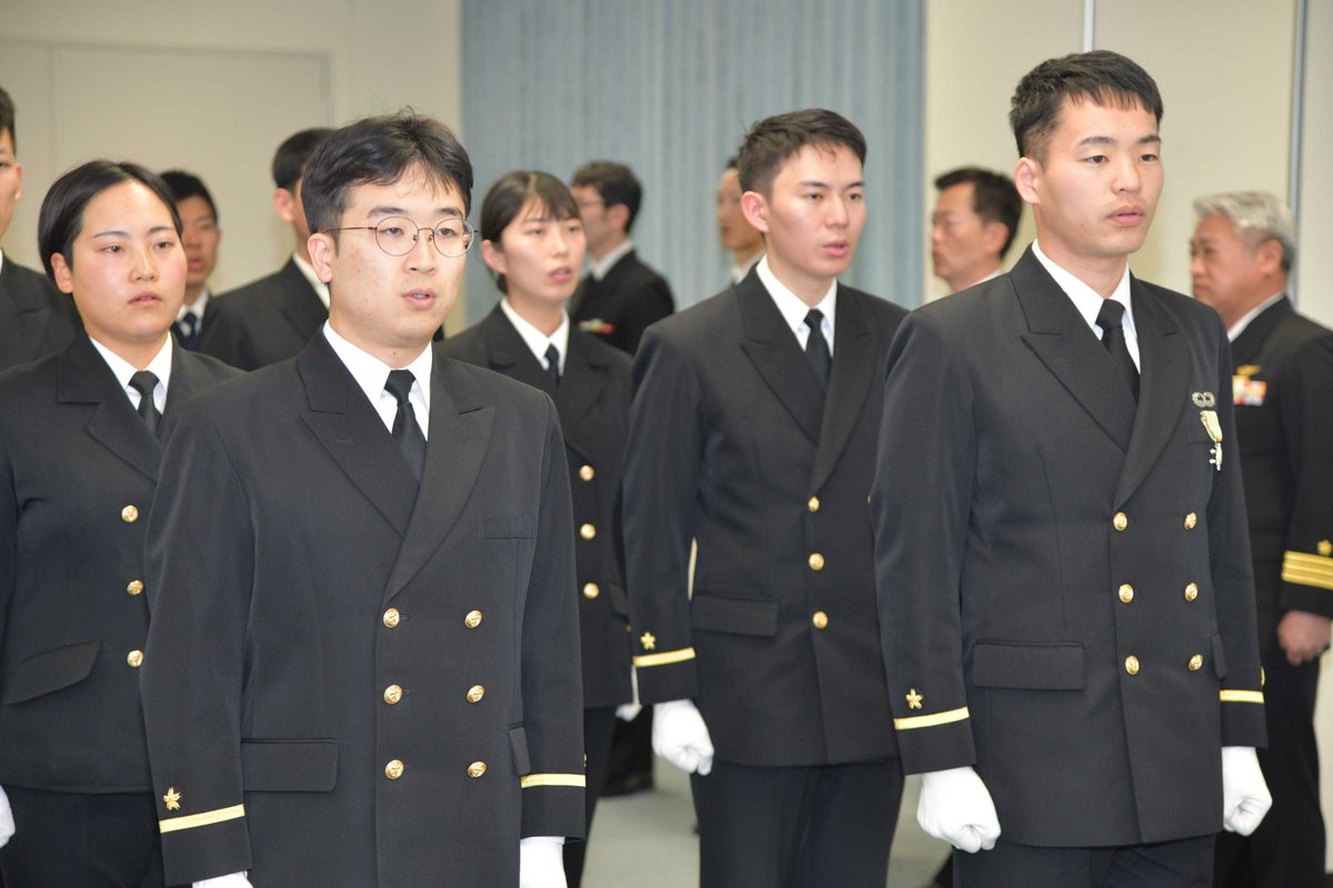 第201教育航空隊 での教育を終えた学生が #第202教育航空隊 に着任し