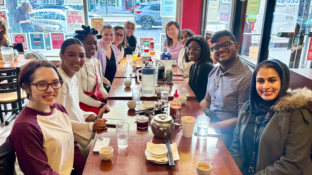 @ReachAllianceTO family dinner to welcome our @TecdeMonterrey friends to @UofT for the 1st cross-university Reach research team! Getting ready for an action packed week of learning, collaborating & community building 💙🌎💡@JosephWongUT @_MoniKim @izasiller @jpmurra @munkschool