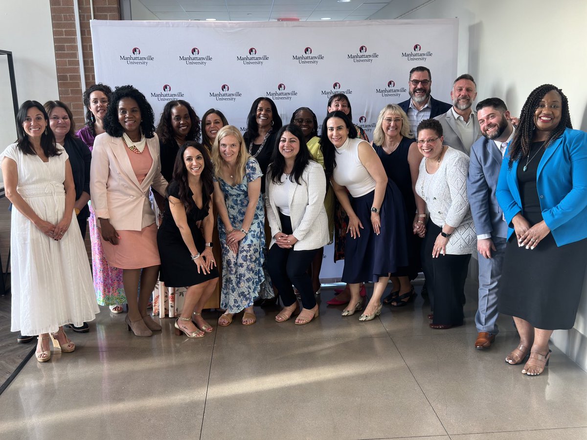 Here they are! The Manhattanville University Doctoral Program in Educational Leadership, Class of 2024! The Stars are aligned to make a difference! ⁦The future is bright! ⁦@Mville_U⁩  ⁦@pnwboces⁩ ⁦@susaniverson1⁩