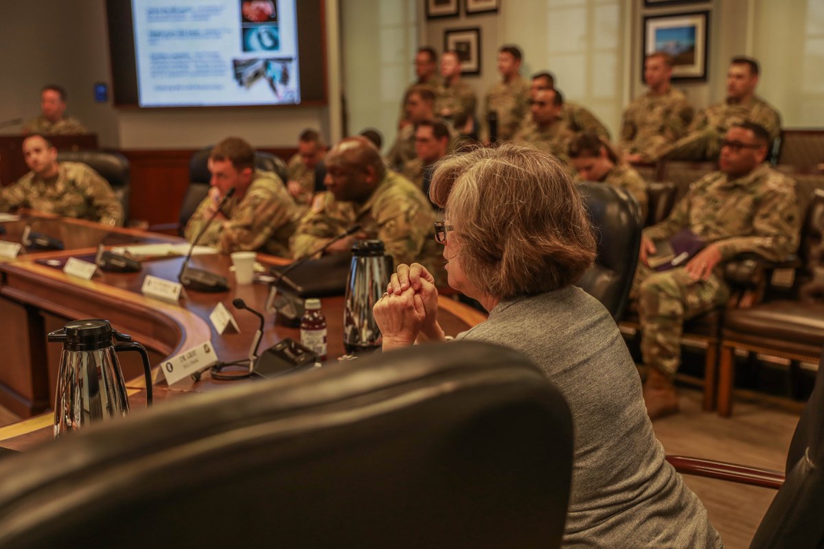 ARMYSOUTH's tweet photo. Last week, #ARSOUTH convened a Military Personnel Exchange Program with delegates from 25 countries, delving into discussions on changes to the ARSOUTH Campaign Support Plan and more. ๐ https://t.co/uIUbrdNrnB