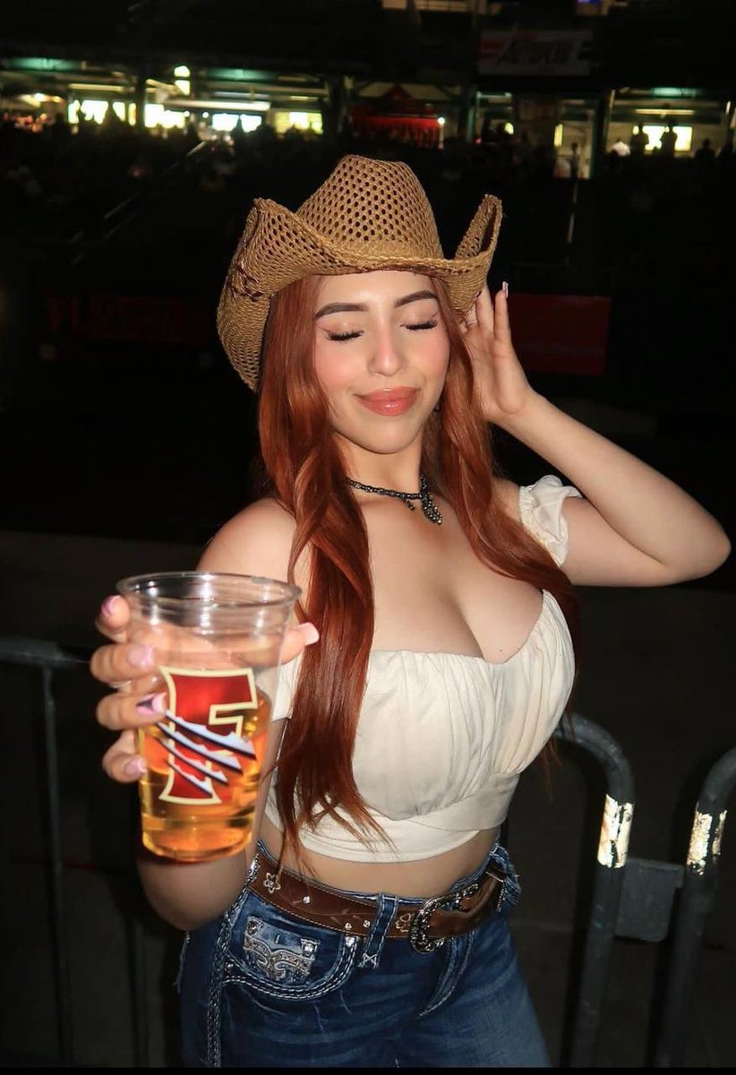 @trading_axe Study hot girls in cowboy hats $wit