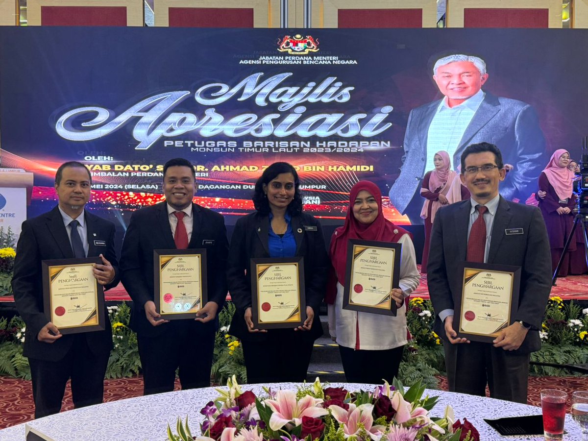 𝐌𝐚𝐣𝐥𝐢𝐬 𝐀𝐩𝐫𝐞𝐬𝐢𝐚𝐬𝐢 𝐏𝐞𝐭𝐮𝐠𝐚𝐬 𝐁𝐚𝐫𝐢𝐬𝐚𝐧 𝐇𝐚𝐝𝐚𝐩𝐚𝐧 𝐌𝐨𝐧𝐬𝐮𝐧 𝐓𝐢𝐦𝐮𝐫 𝐋𝐚𝐮𝐭 𝟐𝟎𝟐𝟑/𝟐𝟎𝟐𝟒 Program anjuran NADMA ini merupakan penghargaan dan pengiktirafan kerajaan kepada sumbangan dan kerjasama yang telah diberikan. #metmalaysia #NRES