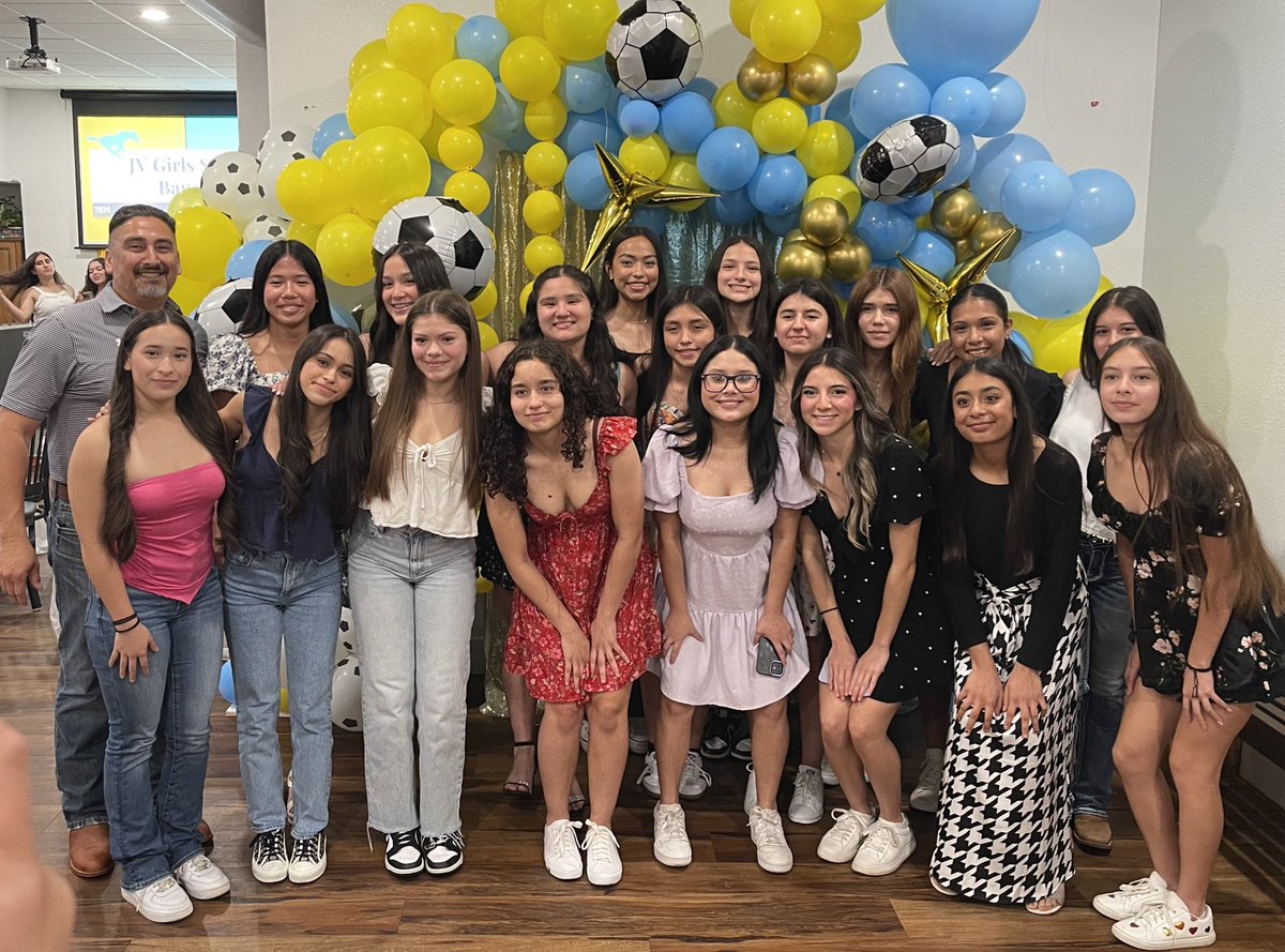 🩵💛💙 JV Blue celebrated their DISTRICT CHAMPION season with great food and greatcompany! Thank you, Rebecca’s Mexican Restaurant, the Lady Mustang Booster Club, parents, and coaches. Way to go, girls! @Pride_Mustangs @mospatterson @McAllenMemorial