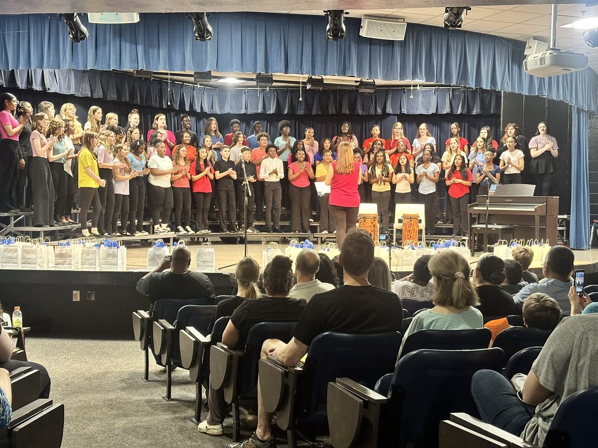 Congratulations to our 8th grade chorus on a fabulous final concert! It was the perfect representation of their time here as Wildcats! We know there were a few tears of pride shed in the audience! @DrLoraleeHill @LynzeeCourtney @ButlerNneka @mbeas21