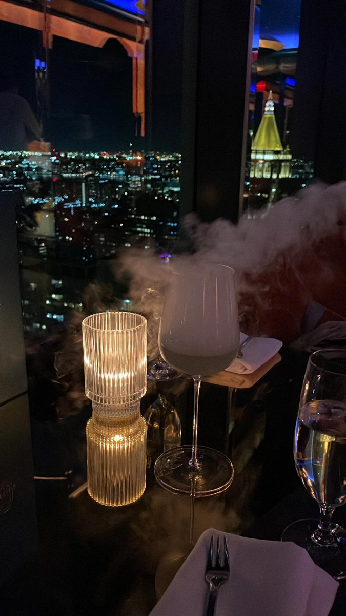 SadRabbita's tweet image. Do I prefer day life or night life?