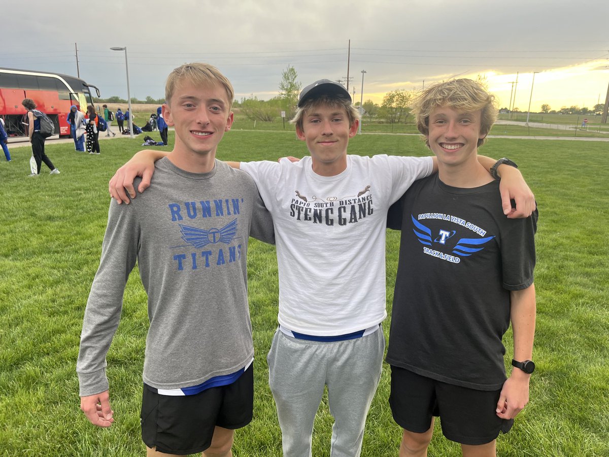 All THREE 3200 runners qualify for State. Great work!