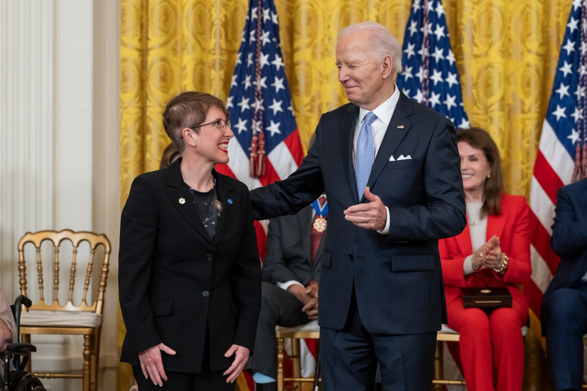 Marylander @janerrigby is the lead scientist of @NASAWebb. She not only shoots for the stars — with her work at MD's @NASAGoddard, she's brought ALL of us closer to the wonders of the cosmos🌌   Thrilled to see @POTUS award her the Presidential Medal of Freedom last week!