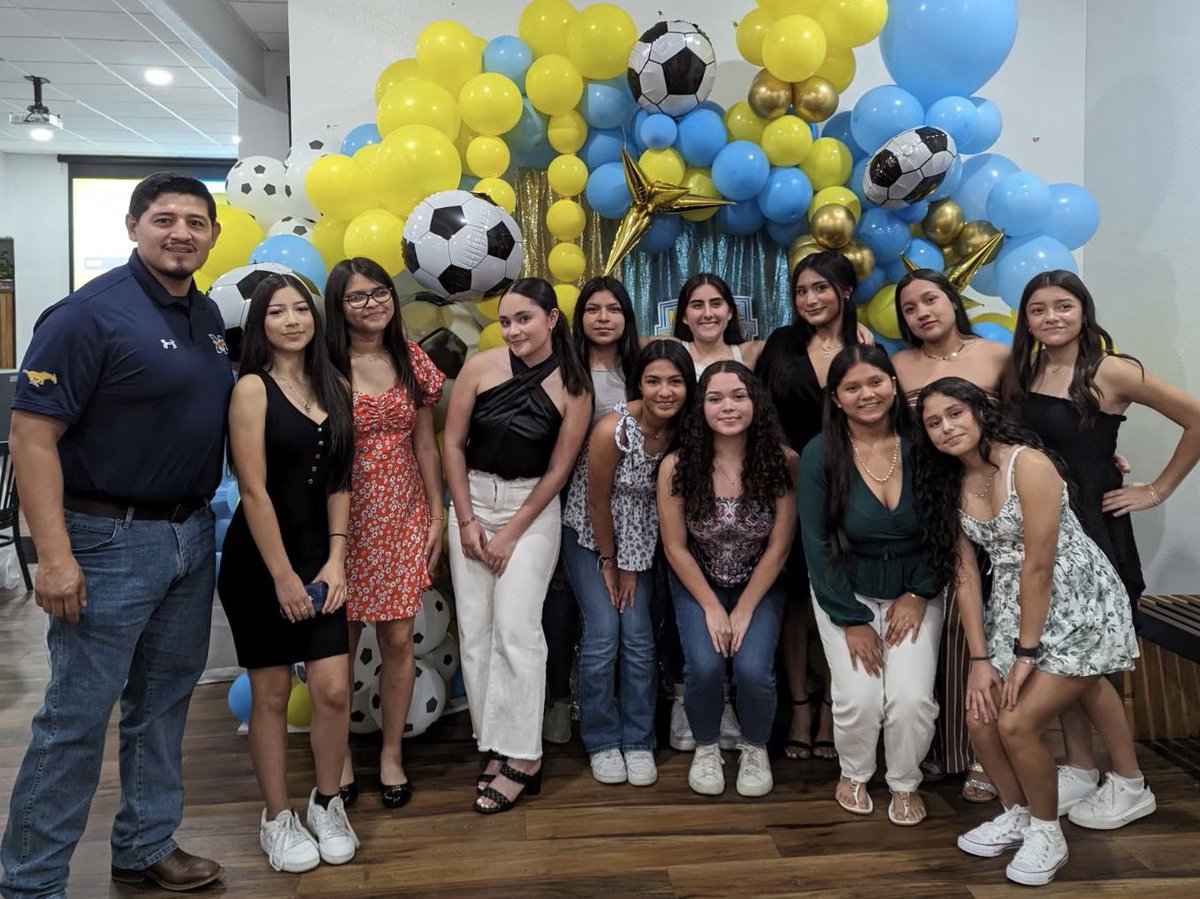 🩵💛💙 DISTRICT CHAMPS for JV Gold! What a season for the Lady Mustangs. On Thursday our girls celebrated at Rebecca’s Mexican Restaurant with family and coaches. Congrats on an epic season! @Pride_Mustangs @mospatterson @McAllenISD @McAllenMemorial
